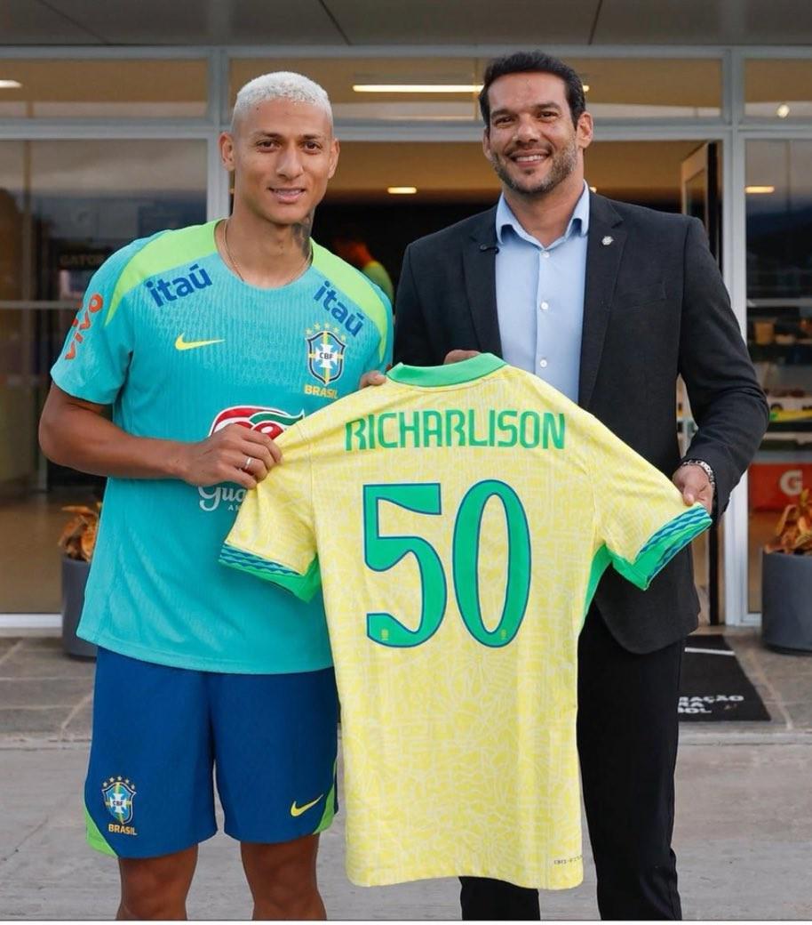 PG电子官方网站-50场20球，里沙利松晒纪念球衣：还有更多故事等待着被书写