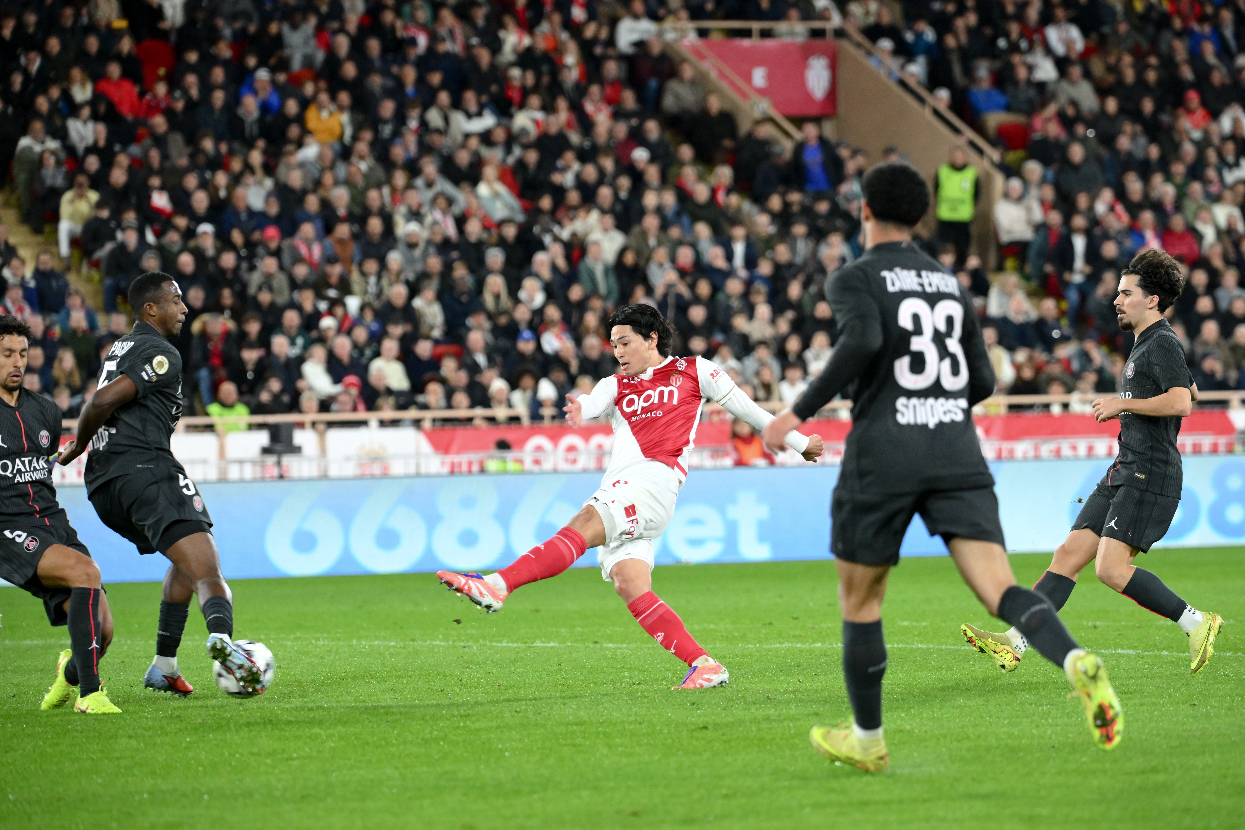 PG电子登录入口-日媒：南野拓实随效力国内联赛的日本队员返日，进行下一步康复